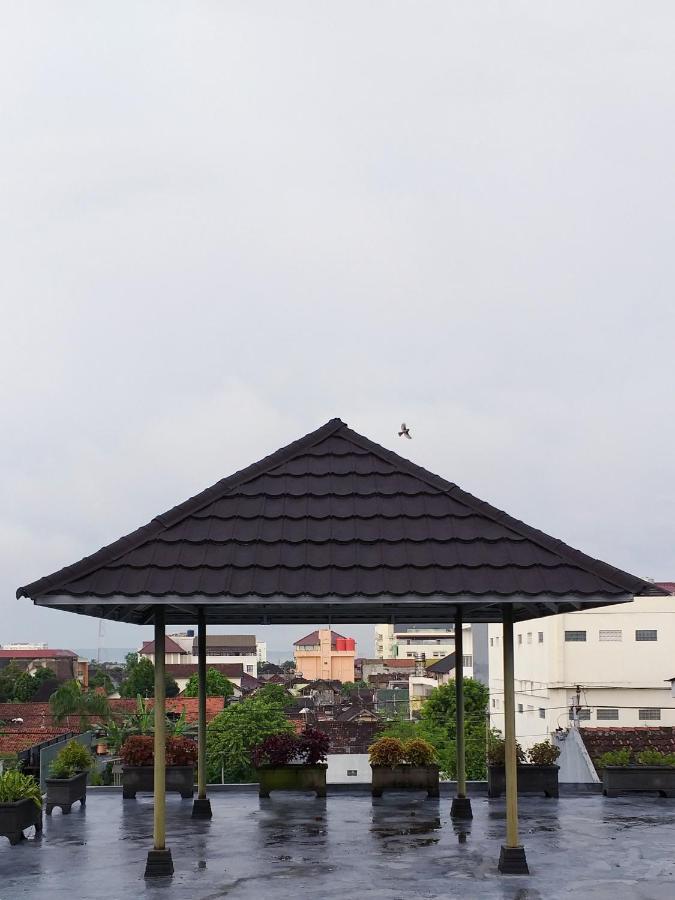 Omah Watu Homestay Yogyakarta Exterior photo