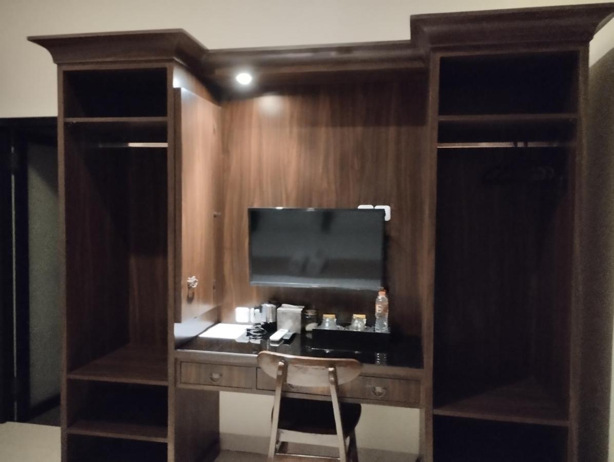Omah Watu Homestay Yogyakarta Exterior photo